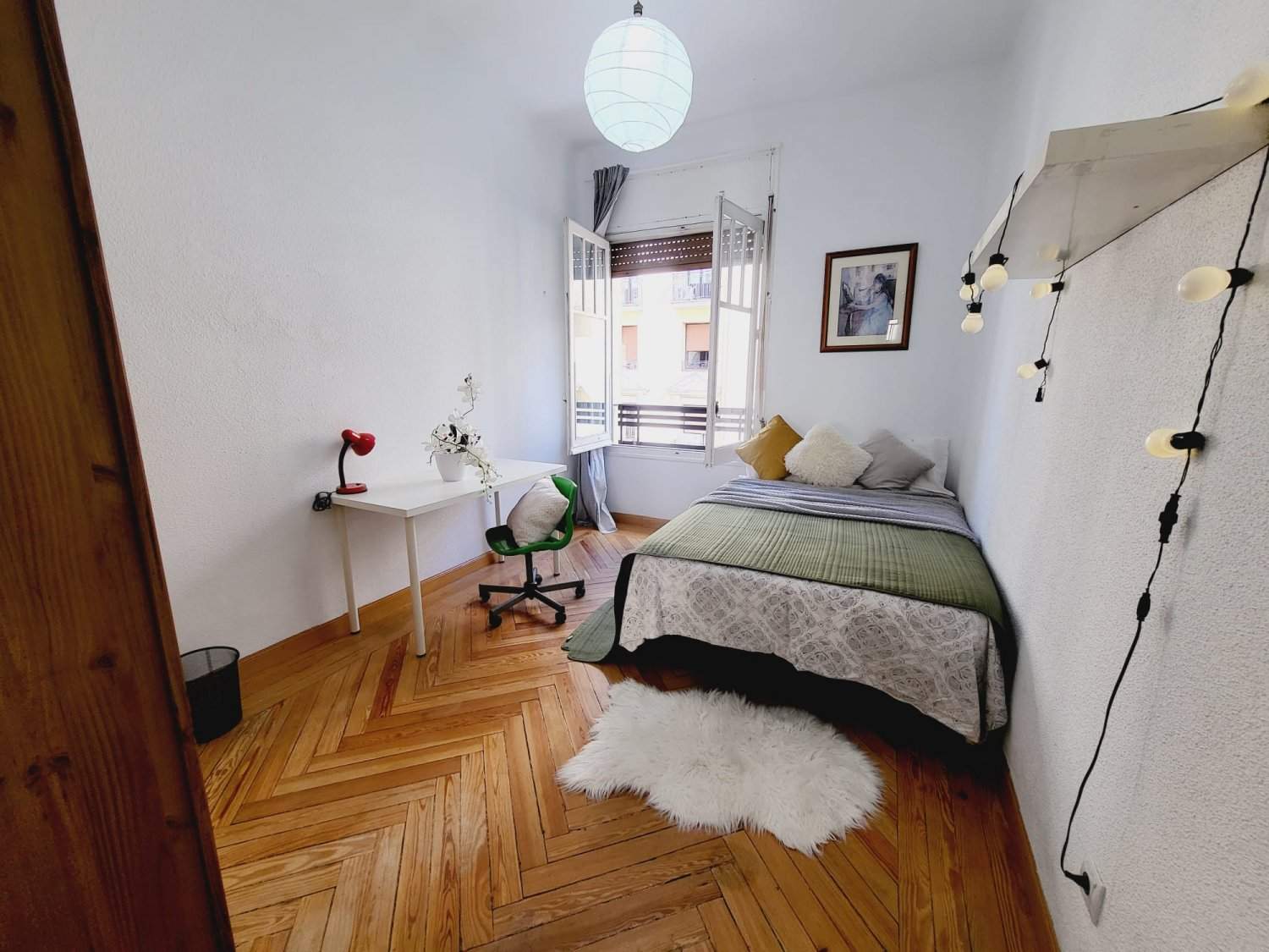 Habitaciones en piso compartido en Madrid - FRZB3