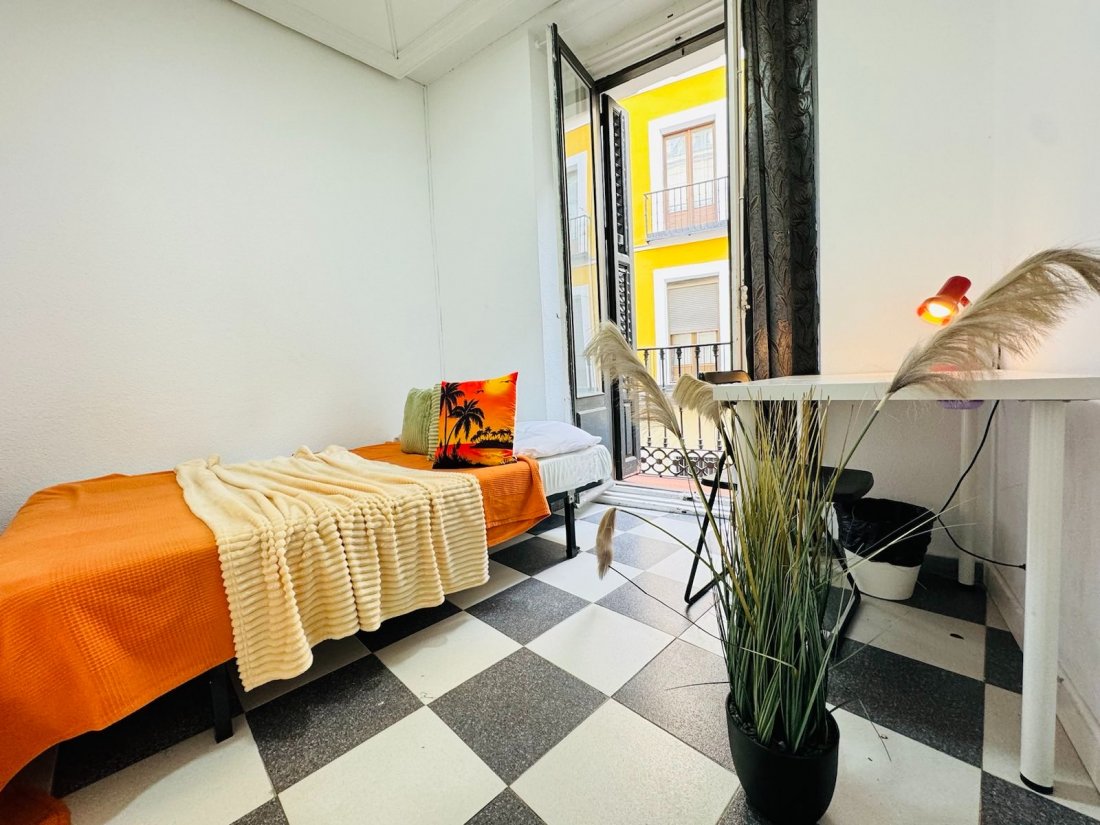 Habitaciones en piso compartido en Madrid - HUA3